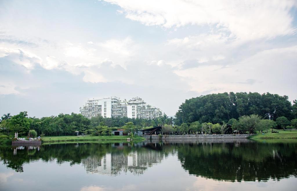 Flamingo Dai Lai Resort - By Bay Luxury Vinh Yen Exterior photo